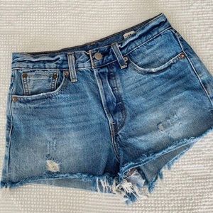 Levi’s white oak Denim shorts. Limited release!!! Price is negotiable